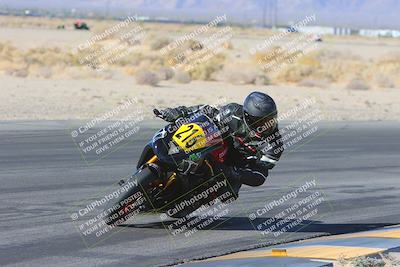 media/Jan-10-2025-CVMA Friday Practice (Fri) [[489e0da257]]/Group 4 and Trackday/Session 2 (Turn 4 Inside)/